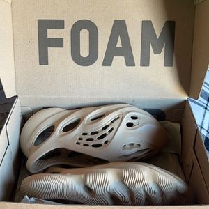 Yeezy Foam Runners Orche